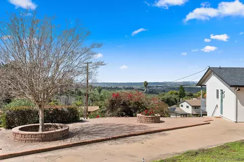 View/Area - 3059 Oriente Dr, Vista, CA 92084 photo 1 of 1
