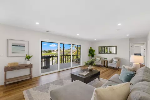 Living - 3059 Oriente Dr, Vista, CA 92084 photo 5 of 7
