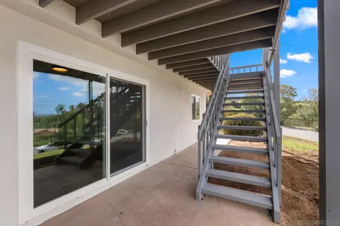 Exterior - 3059 Oriente Dr, Vista, CA 92084 photo 4 of 6