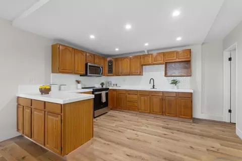 Kitchen - 3059 Oriente Dr, Vista, CA 92084 photo 4 of 5