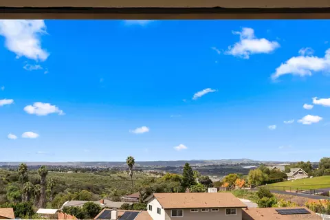 Exterior - 3059 Oriente Dr, Vista, CA 92084 photo 6 of 6