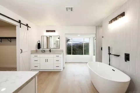 Bath - 224 Scottford Dr, El Cajon, CA 92021 photo 3 of 6
