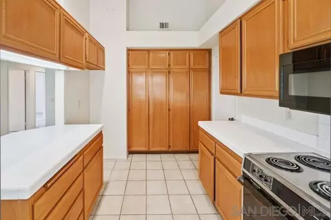 Kitchen - 14047 Dogwood Rd, Poway, CA 92064 photo 2 of 4