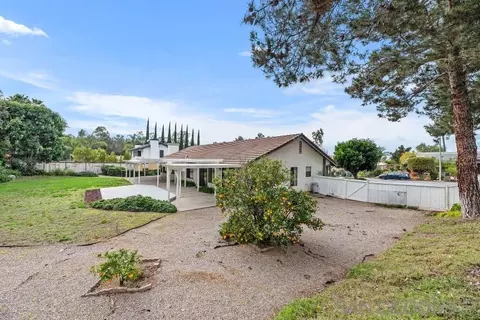 Exterior - 14047 Dogwood Rd, Poway, CA 92064 photo 6 of 7