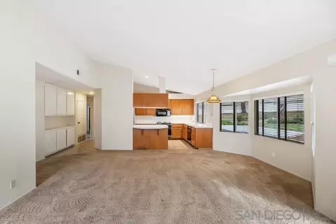 Living - 14047 Dogwood Rd, Poway, CA 92064 photo 2 of 4