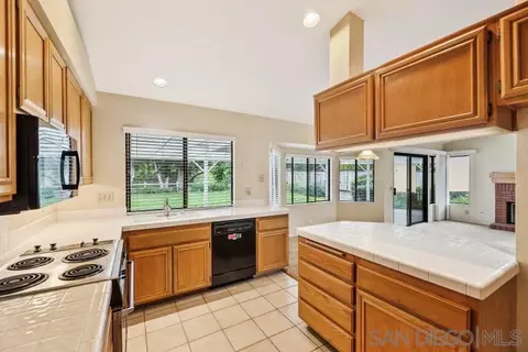 Kitchen - 14047 Dogwood Rd, Poway, CA 92064 photo 4 of 4