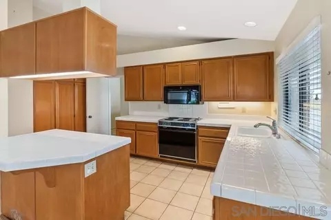 Kitchen - 14047 Dogwood Rd, Poway, CA 92064 photo 1 of 4