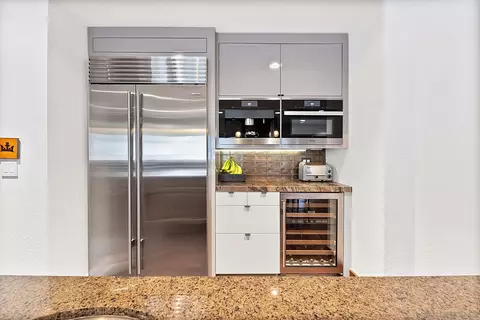 Kitchen - 992 Calle Santa Cruz, Encinitas, CA 92024 photo 4 of 10