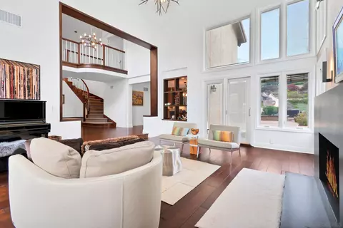 Living - 992 Calle Santa Cruz, Encinitas, CA 92024 photo 2 of 9