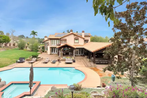 Exterior - 992 Calle Santa Cruz, Encinitas, CA 92024 photo 2 of 12