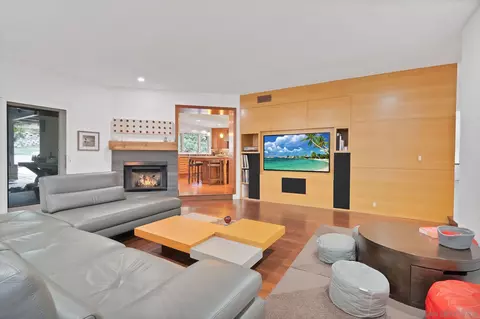 Living - 992 Calle Santa Cruz, Encinitas, CA 92024 photo 6 of 9