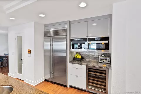 Kitchen - 992 Calle Santa Cruz, Encinitas, CA 92024 photo 3 of 10