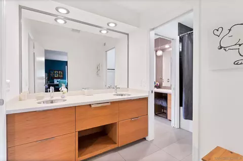 Bath - 992 Calle Santa Cruz, Encinitas, CA 92024 photo 6 of 6