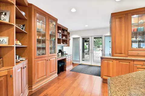 Kitchen - 992 Calle Santa Cruz, Encinitas, CA 92024 photo 8 of 10
