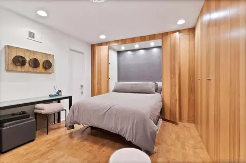 Bedroom - 992 Calle Santa Cruz, Encinitas, CA 92024 photo 1 of 5