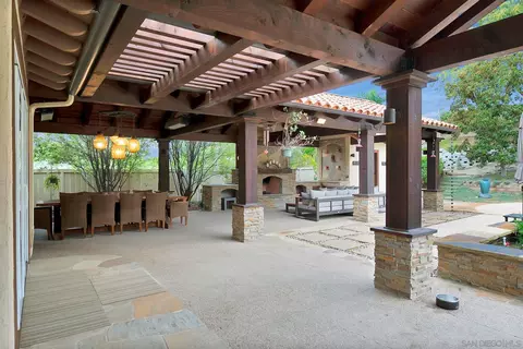 Exterior - 992 Calle Santa Cruz, Encinitas, CA 92024 photo 6 of 12