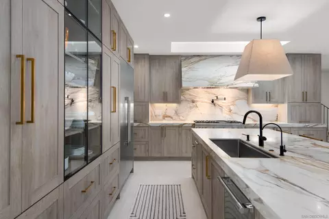 Kitchen - 6665 Via Estrada, La Jolla, CA 92037 photo 4 of 5