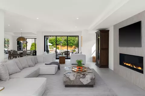 Living - 6665 Via Estrada, La Jolla, CA 92037 photo 3 of 4