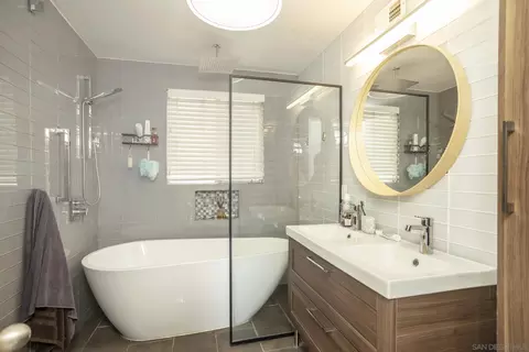 Bath - 9305 Monona Dr, La Mesa, CA 91942 photo 2 of 3