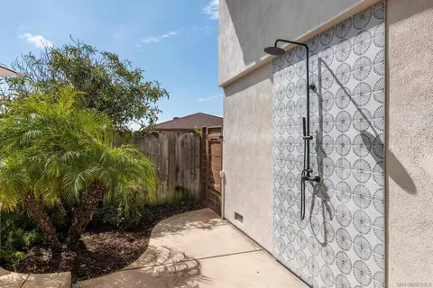 Exterior - 2010 Estero St, Oceanside, CA 92054 photo 10 of 11