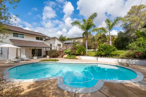Exterior - 2010 Estero St, Oceanside, CA 92054 photo 8 of 11