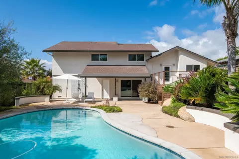Exterior - 2010 Estero St, Oceanside, CA 92054 photo 9 of 11