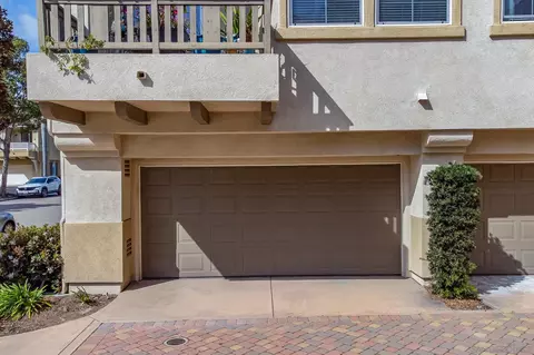 Exterior - 4040 Peninsula Dr, Carlsbad, CA 92010 photo 5 of 7