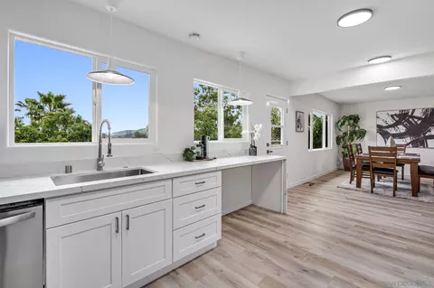 635 S Vine St, Escondido, CA 92025