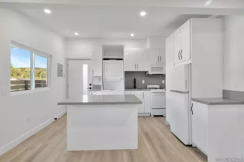 Kitchen - 1641 Greenfield Dr, El Cajon, CA 92021 photo 7 of 8