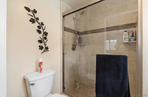 Bath - 13009 Tuscarora Dr, Poway, CA 92064 photo 2 of 3