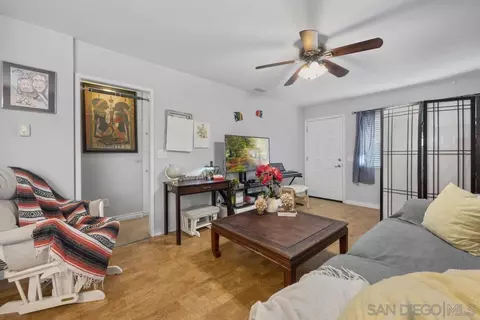 Living - 2121 E Grand Ave #R70, Escondido, CA 92027 photo 2 of 4