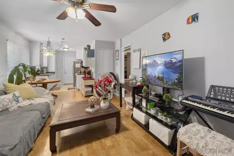 Living - 2121 E Grand Ave #R70, Escondido, CA 92027 photo 3 of 4