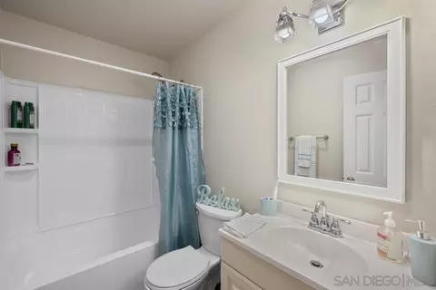 Bath - 2121 E Grand Ave #R70, Escondido, CA 92027 photo 1 of 1