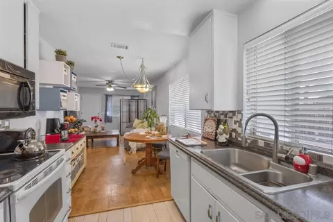 Kitchen - 2121 E Grand Ave #R70, Escondido, CA 92027 photo 1 of 4
