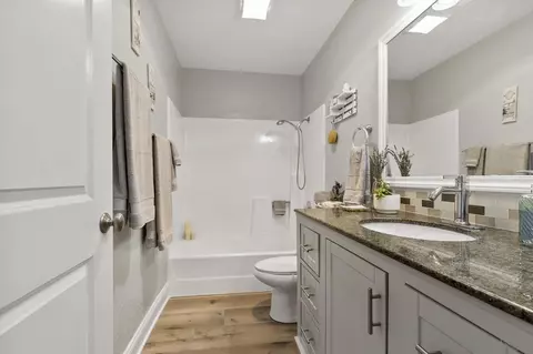 Bath - 12805 Mapleview St #11, Lakeside, CA 92040 photo 1 of 2