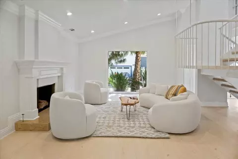 3453 Standish Dr, Encino, CA 91436