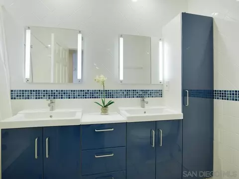 Bath - 4909 Icaria Way, Oceanside, CA 92056 photo 3 of 4