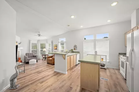 Kitchen - 13300 Los Coches Rd E #13, El Cajon, CA 92021 photo 3 of 8