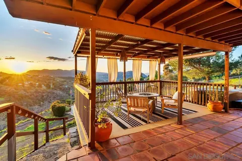 1219 Arnold Way, Alpine, CA 91901