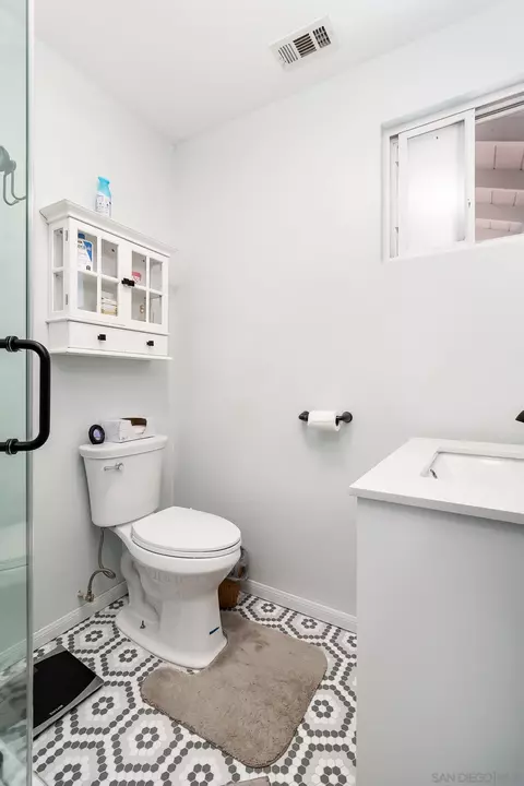 Bath - 9780 Highdale Rd, Santee, CA 92071 photo 1 of 3