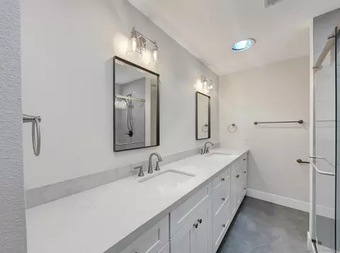 Bath - 1035 Turnstone Way, Oceanside, CA 92057 photo 2 of 4