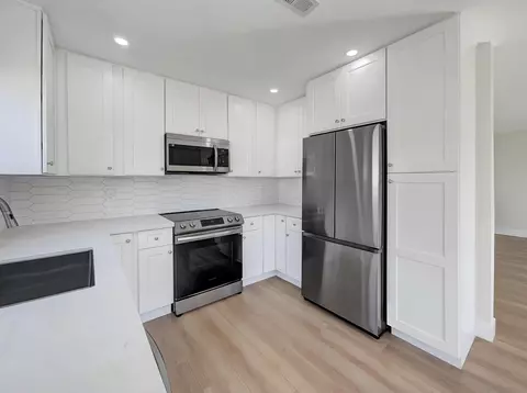 Kitchen - 1035 Turnstone Way, Oceanside, CA 92057 photo 1 of 2