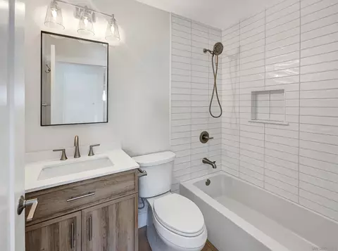 Bath - 1035 Turnstone Way, Oceanside, CA 92057 photo 1 of 4