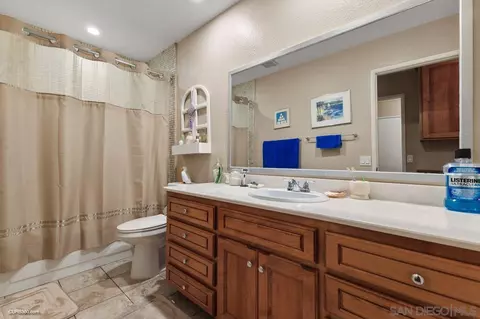 Bath - 3835 Exception Pl, Escondido, CA 92025 photo 3 of 4