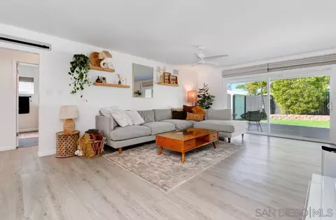 Living - 1514 Valencia St, Oceanside, CA 92054 photo 2 of 5