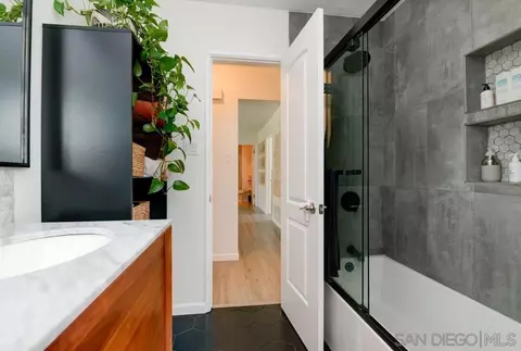 Bath - 1514 Valencia St, Oceanside, CA 92054 photo 1 of 3