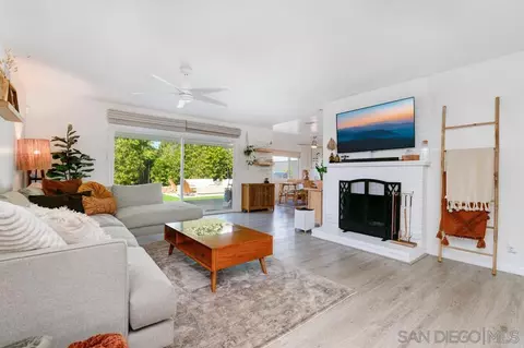 Living - 1514 Valencia St, Oceanside, CA 92054 photo 1 of 5