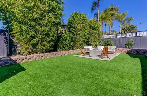 Exterior - 1514 Valencia St, Oceanside, CA 92054 photo 5 of 9