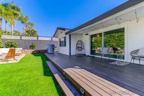 Exterior - 1514 Valencia St, Oceanside, CA 92054 photo 4 of 9