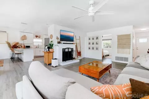 Living - 1514 Valencia St, Oceanside, CA 92054 photo 5 of 5